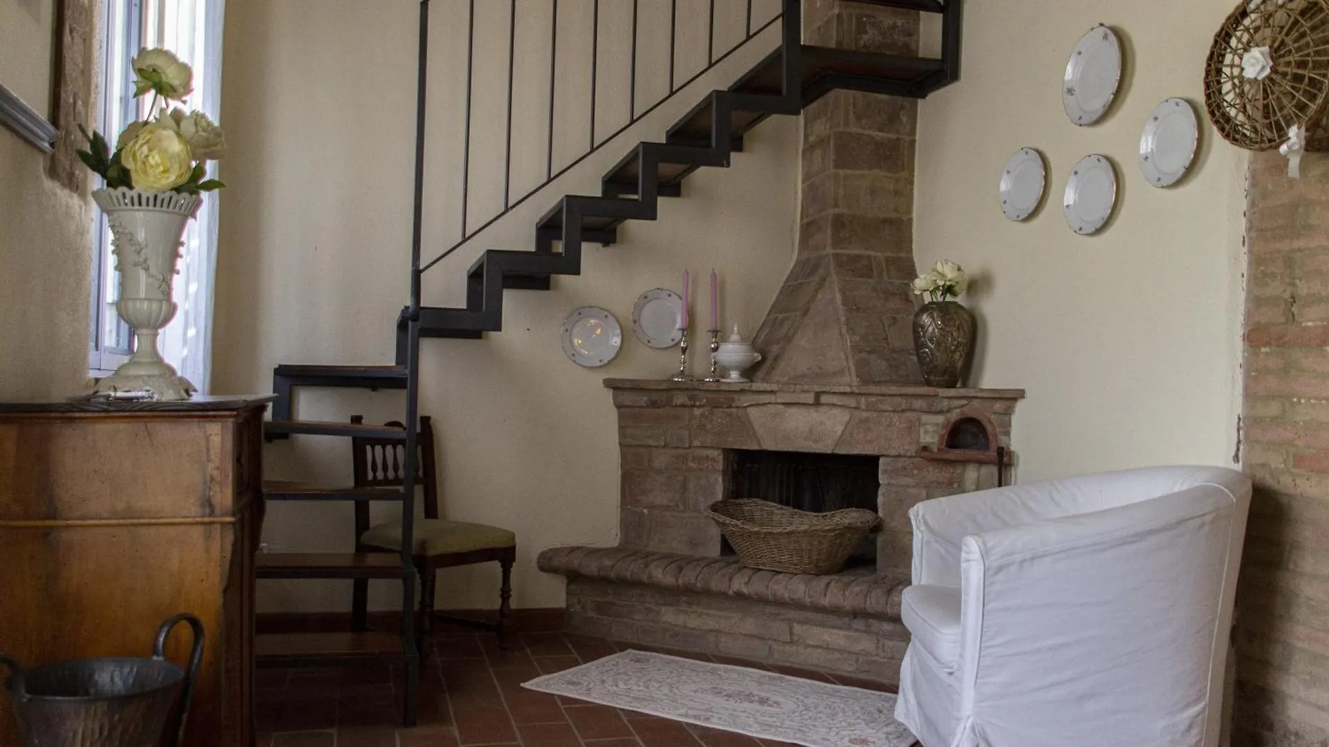 Apartment Appartamenti Starebene A Siena