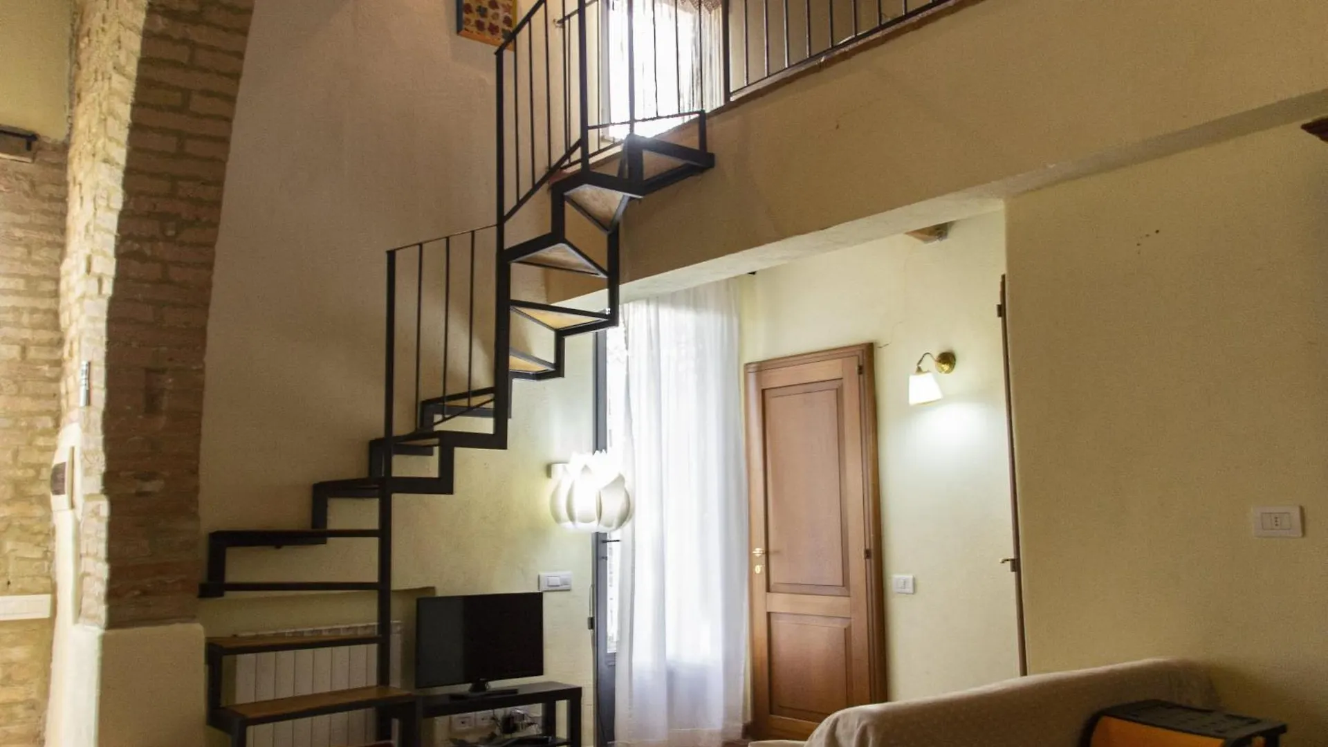 Apartment Appartamenti Starebene A Siena